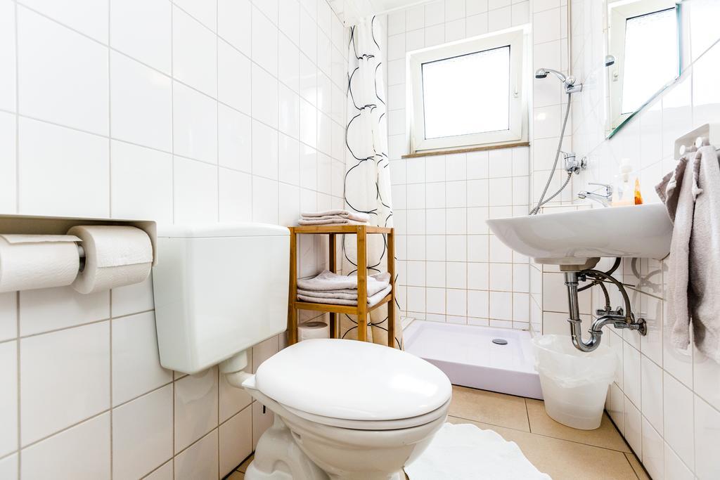 Apartment Koeln Weidenpesch Szoba fotó
