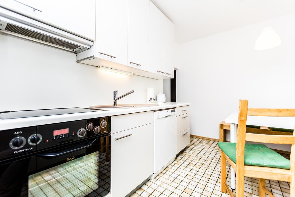 Apartment Koeln Weidenpesch Szoba fotó