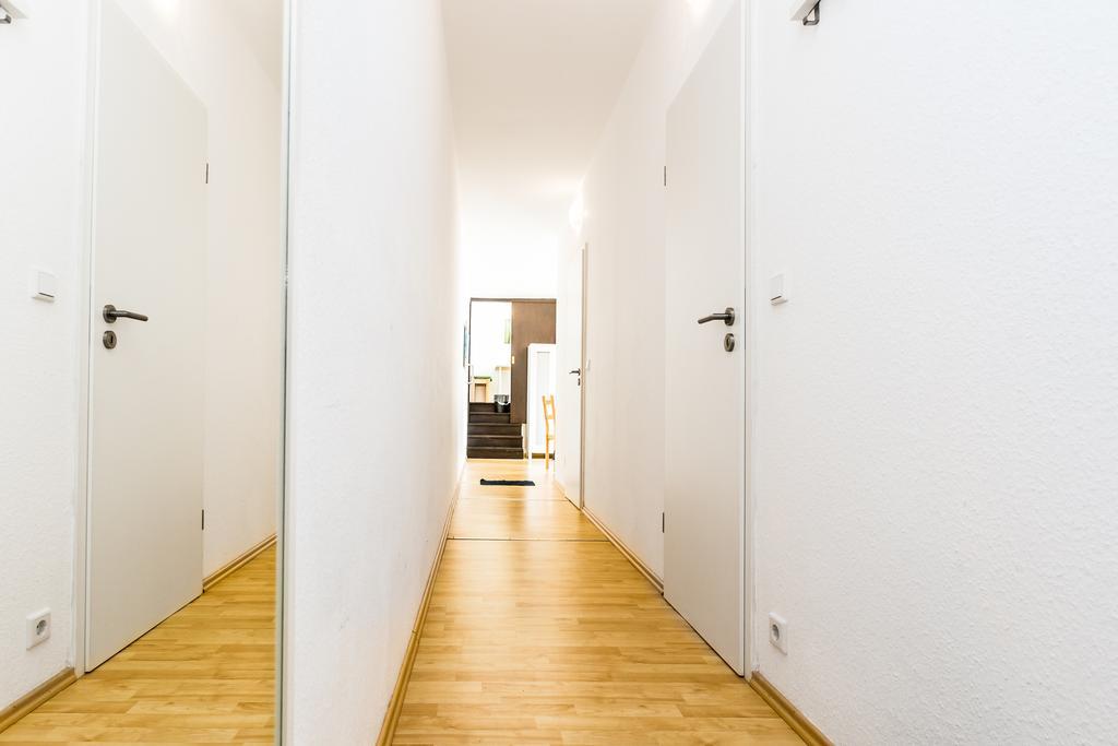 Apartment Koeln Weidenpesch Szoba fotó