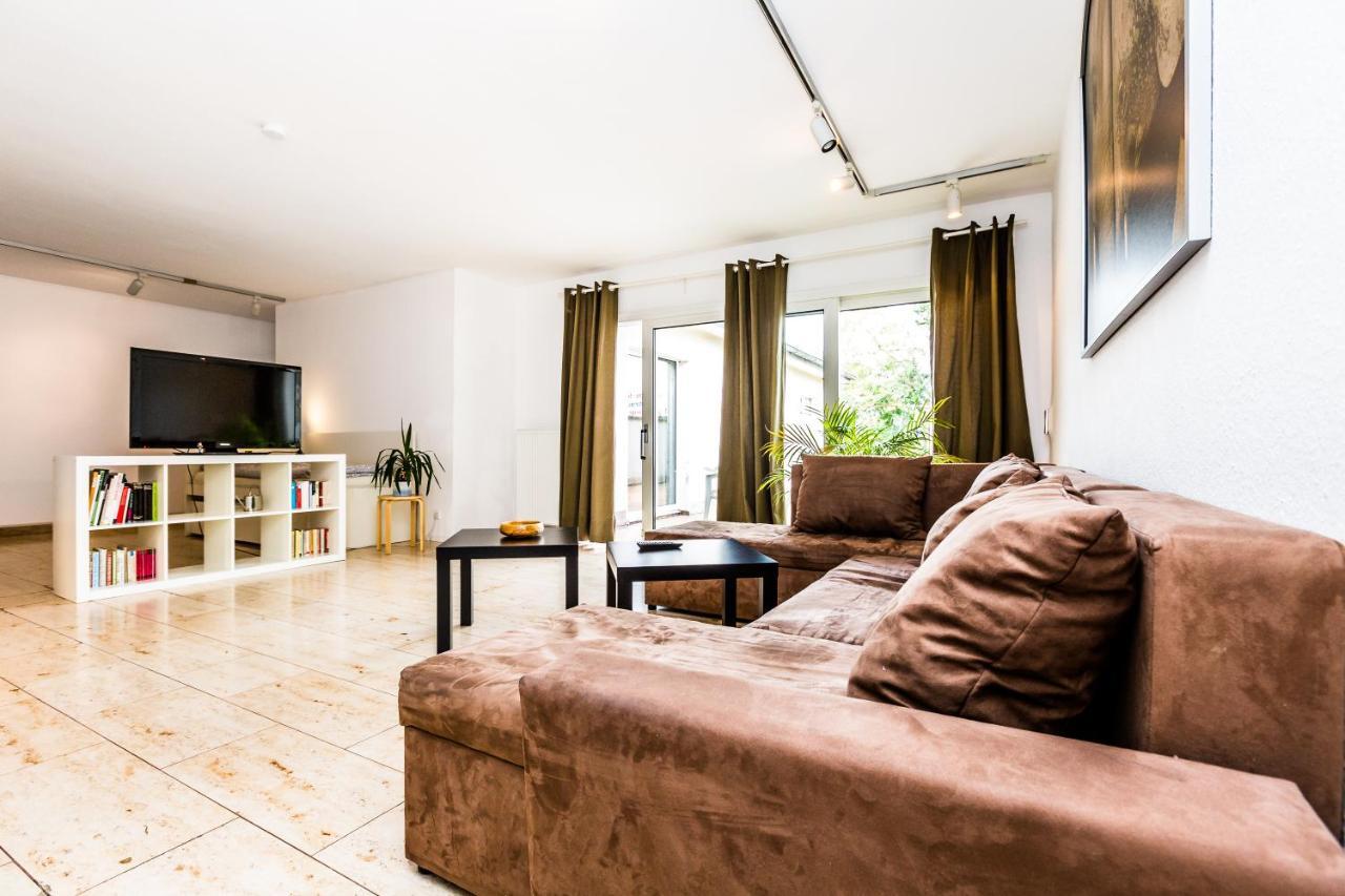 Apartment Koeln Weidenpesch Szoba fotó