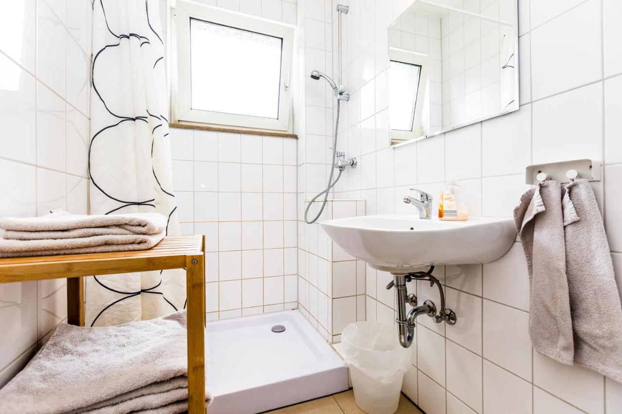 Apartment Koeln Weidenpesch Szoba fotó